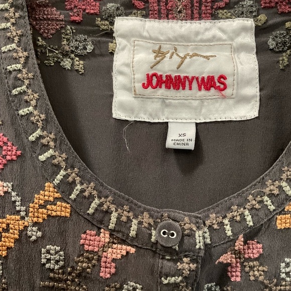 Johnny Was Biya Silk XS Gray Multicolored Embroidered Boho Button Front Blouse - Picture 2 of 7